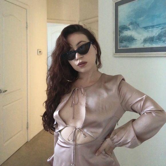 Satin romper - Picture 6 of 8